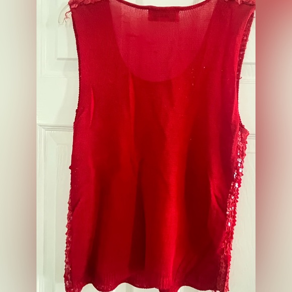 Beautiful red sparkly top - Picture 3 of 3